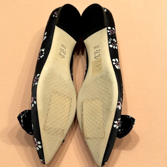 New Tory, Burch floral satin flat shoes.  Size 7 1/2 - Picture 6 of 7